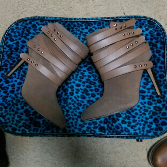 Killer pair of Joe's leather booties sz 7 - Picture 7 of 7